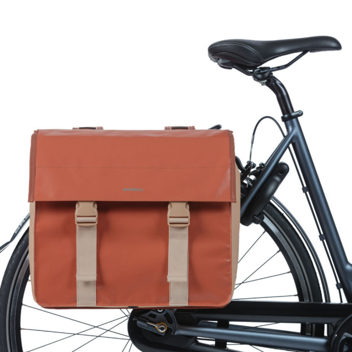 Sacoches arrieres Basil Urban pour vélo, fermeture boucle - Velonline