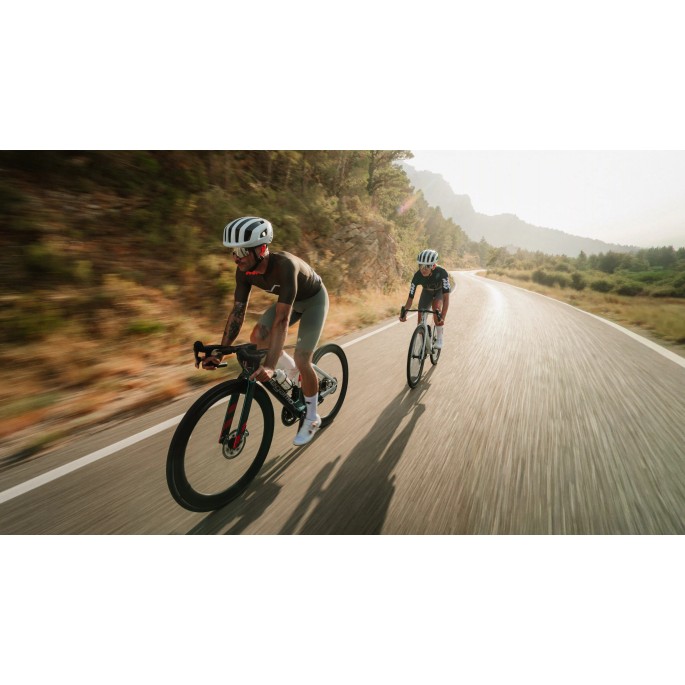 Megamo Pulse 15 CW 2027 - Shimano 105 Di2, Zipp 404 S | Velonline