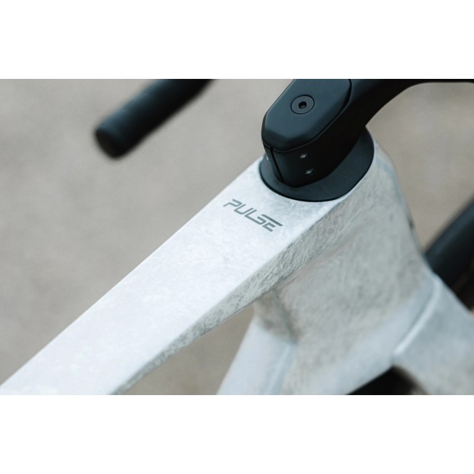 Megamo Pulse 05 CW 2027 - Ultegra Di2 Zipp 404 | Velonline