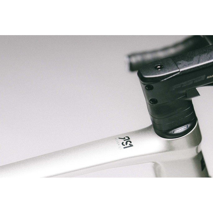 BH RS1 3.5 - Vélo de Route Carbone Aéro Shimano 105 | Velonline
